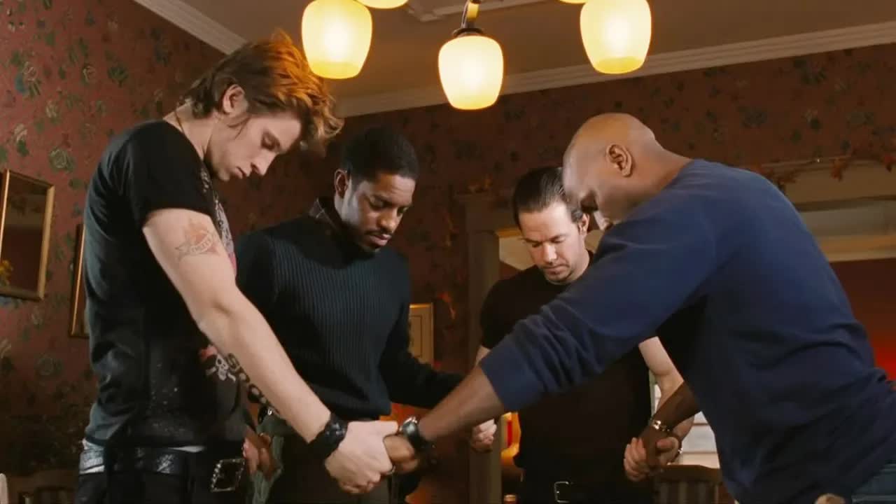 【一米电影】妈妈惨遭谋杀，四个儿子重回故土，团灭黑帮为母复仇！