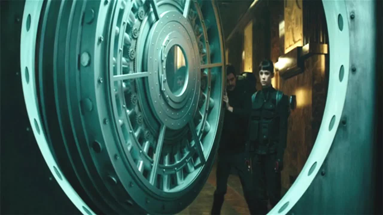 世界防守最严密金库，机械防盗装置根本无解，结果还是被一群劫匪给抢了！