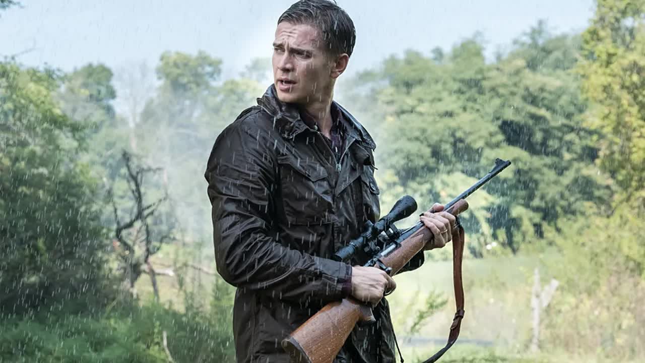 暴躁小伙回老家渡假，一把猎枪，横扫贪污警察！高分动作片