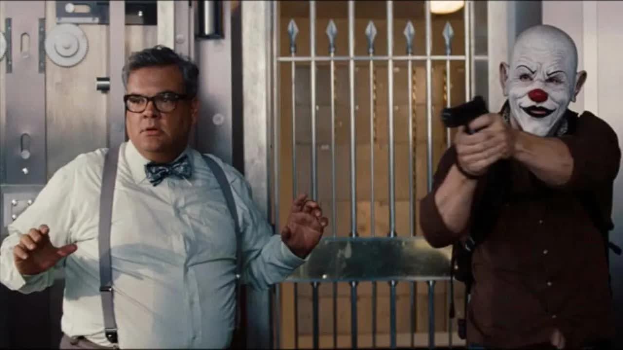 俩硬汉被中情局无情戏耍，无奈之下联手掀翻中情局，狠到发狂！